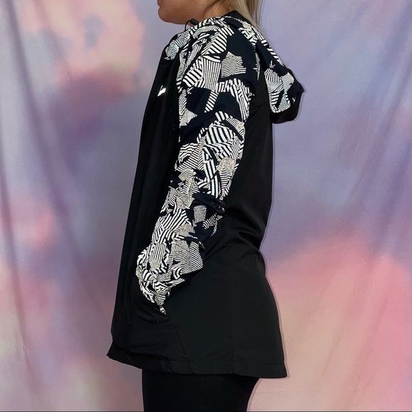 Nike Flash Windbreaker - Picture 3 of 16